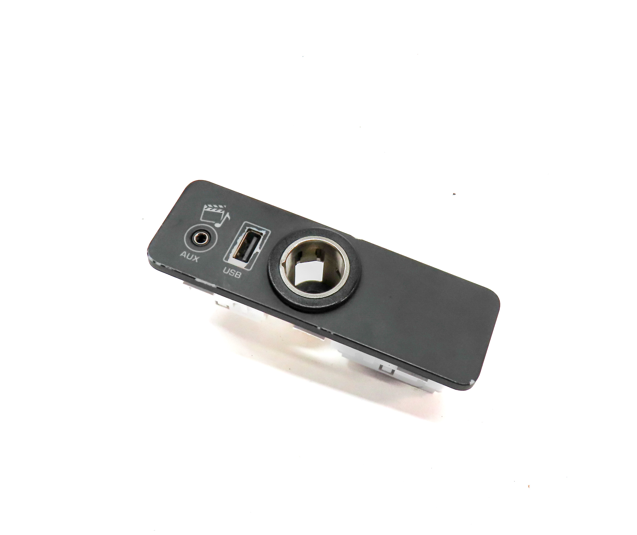 2015 RANGE ROVER EVOQUE (L538) AUX IN PORT w/ USB PLUG PANEL — exact item pictured